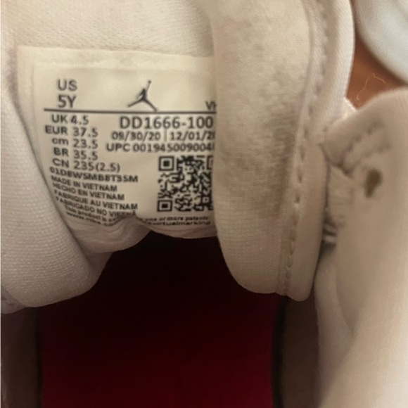 Kids Jordan Sneakers ‘ice cream’ style super unique size 5 - Picture 6 of 6